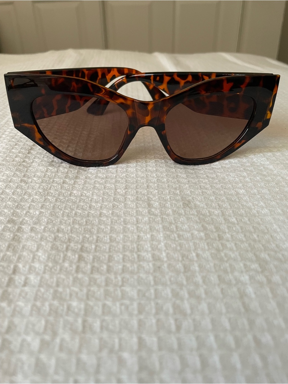 Tortoise Shell Sunglasses Arm - Brown Tortoise Print - Picture 2 of 3